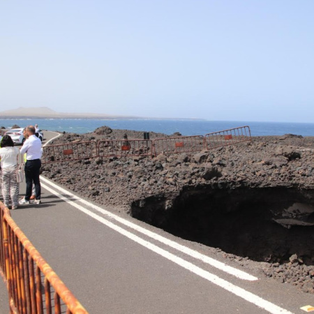 Yaiza señala al Cabildo de Lanzarote por “cinco años de desidia con el socavón”