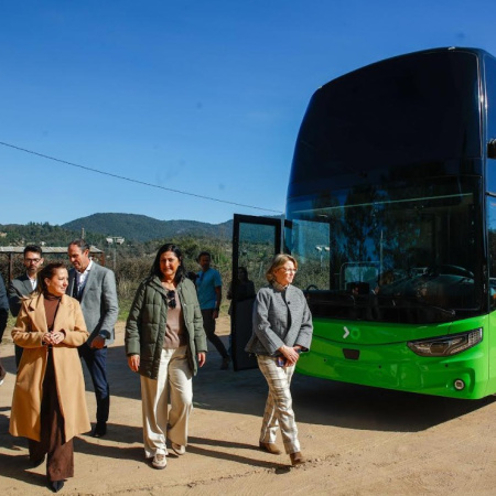 El Cabildo de Tenerife da un nuevo impulso a la capacidad de Titsa con las primeras guaguas de dos pisos de Canarias