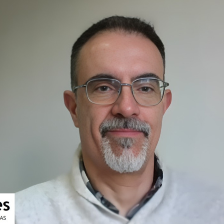 José Cabrera: "El Teléfono de la Esperanza es el termómetro de una sociedad angustiada por la vivienda y el aislamiento"