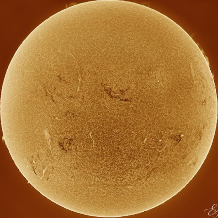 El MCC invita a descubrir el Sol y a explorar universos simulados en una nueva sesión ‘Del cielo a la tesis’