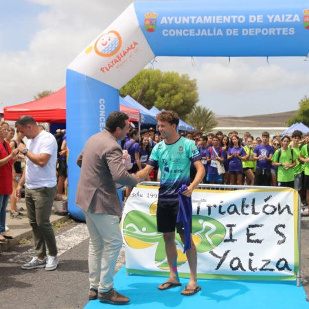 Canarias encumbra la historia y valores del Triatlón del IES Yaiza