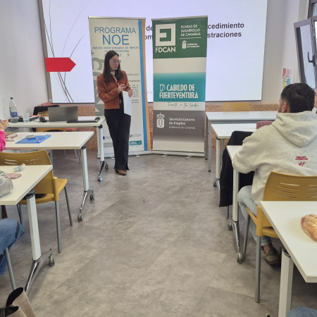 Los participantes del programa NOE se forman en Fuerteventura sobre legislación del sector público