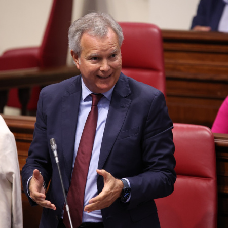 El PSOE lleva a Pleno los efectos del Decreto de medidas anticrisis en las familias canarias y la instalación de camas elevables en alojamientos turísticos de las islas