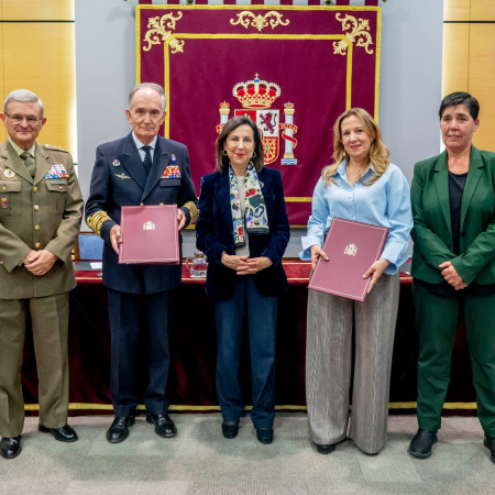 Defensa y Cabildo de Tenerife renuevan el convenio de prevención de incendios forestales e incluyen drones de vigilancia