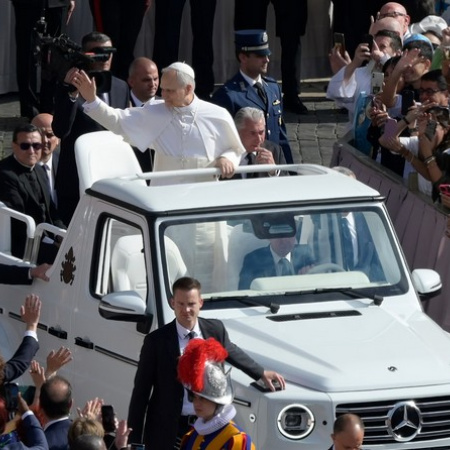 Los responsables de la movilidad por la visita del Papa a Canarias barajan la suspensión de clases y el teletrabajo