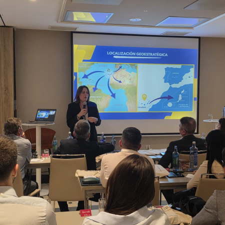 La Autoridad Portuaria de Las Palmas presenta su oferta logística y de servicios a más de 30 empresarios portuarios de América Latina