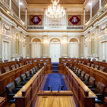 El PSOE lleva a Pleno la regularización de migrantes, el cierre de las escuelas infantiles y la falta de ejecución de los fondos europeos