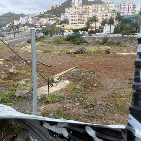CC dice que la "proliferación de chabolas" en el solar de Hoya de La Plata evidencia el "fracaso" de la Metroguagua