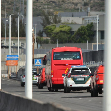 El avión con los catorce españoles del crucero 'MV Hondius' despega de Tenerife con destino Madrid