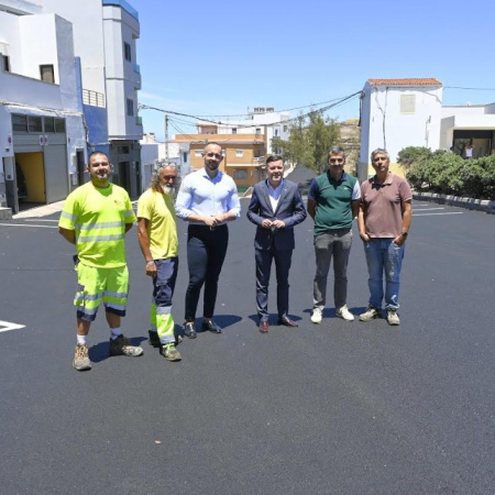 Gáldar asfalta la calle Churruca, una de las vías principales de El Agujero