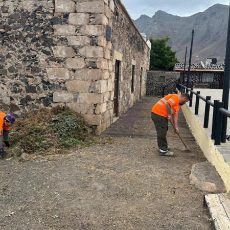 El programa ‘Fuerteventura, bonita por naturaleza’ acondiciona el entorno de la Casas del Arrendatario de Cofete