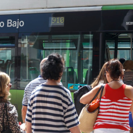 Santa Cruz incrementa un 4,2% el número de pasajeros de guaguas urbanas hasta abril