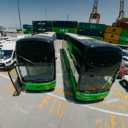Tenerife incorpora dos nuevas guaguas de doble altura para seguir ampliando la capacidad de TITSA