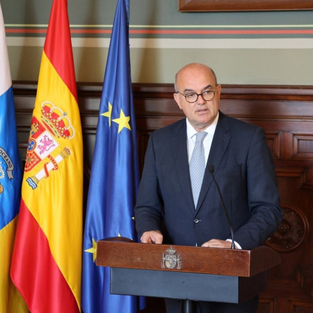 Delegación del Gobierno en Canarias pide en Tenerife fomentar el teletrabajo en la próxima visita del Papa León XIV