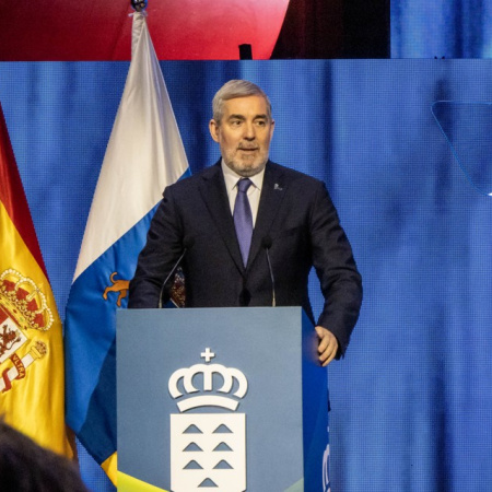 Fernando Clavijo: "Canarias se quiere, se respeta y se defiende"