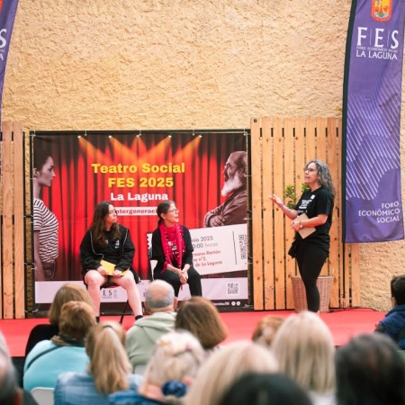 La Laguna acoge la segunda edición del Teatro Social FES Intergeneracional para unir a jóvenes y mayores en un debate sobre la cultura comunitaria