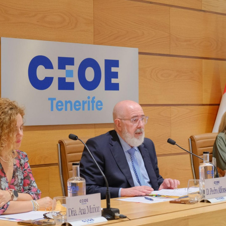 Empresarios de Tenerife avisan de "desaceleración" y piden un pacto para aumentar la productividad en Canarias