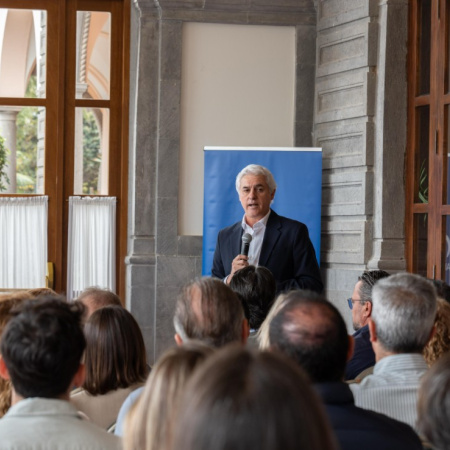 Carlos Sánchez se propone pintar Gran Canaria de azul