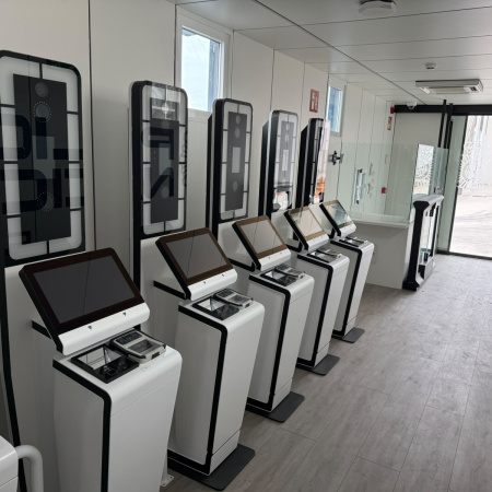 El Puerto de Las Palmas instala el primer contenedor para el control fronterizo e información a pasajeros en la Terminal de Cruceros