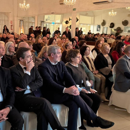 Clavijo se compromete a mantener el respaldo del Gobierno de Canarias a la comunidad de las islas en Uruguay