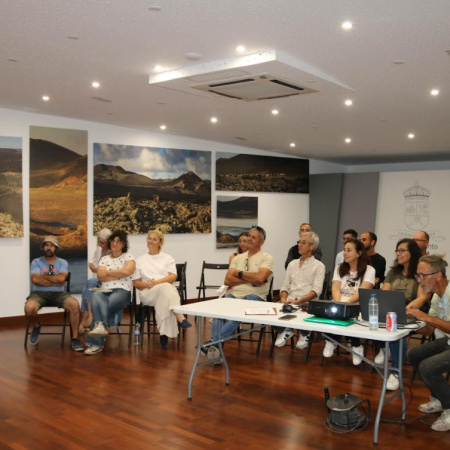 Yaiza siembra futuro con formación en agricultura regenerativa