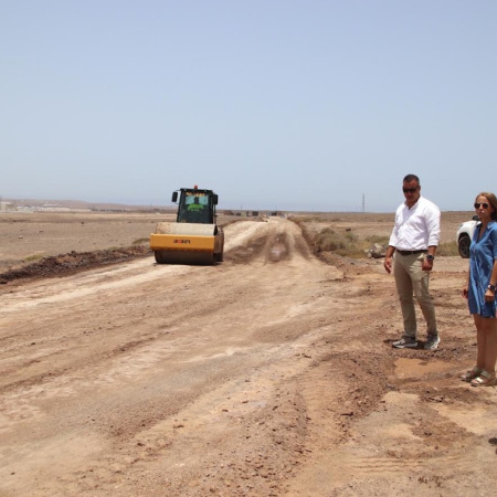 Yaiza arregla la carretera de Papagayo y recuerda al Cabildo la obligación compartida en la conservación de Los Ajaches