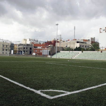 Santa Cruz transforma la inversión pública en energía limpia en cuatro campos de fútbol