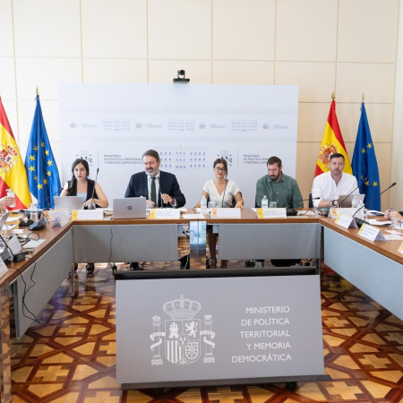 Gobierno y CC.AA acuerdan repartir 35 millones para menores migrantes con ausencia de Vox y la abstención de Murcia