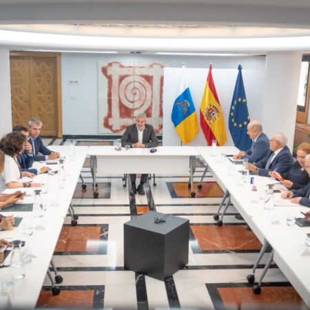 Canarias condiciona su respaldo al sistema de financiación al respeto del REF y una mejora de su financiación