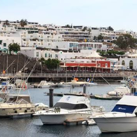 Puertos Canarios licita la construcción de nuevos aseos y vestuarios en el puerto de Puerto del Carmen