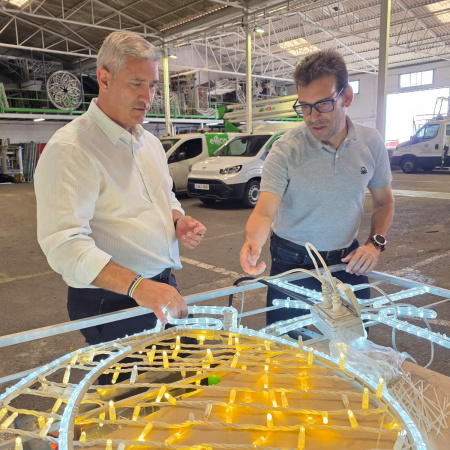 La Laguna arranca los preparativos de la Navidad con la instalación de más de 3.500 motivos decorativos