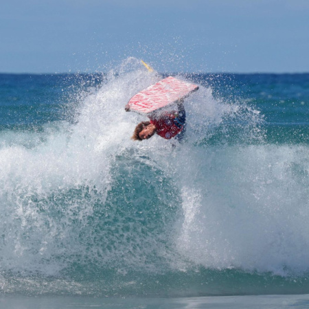 ExpoDeca 2026 se lanza al agua de Las Canteras con un extenso programa de bodyboard