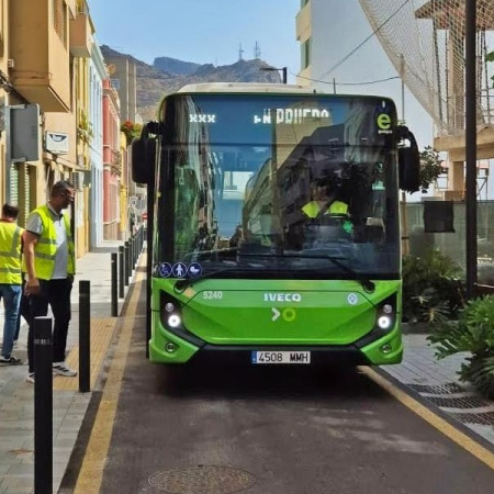 Santa Cruz incorpora una nueva línea urbana para reforzar el servicio con Ofra