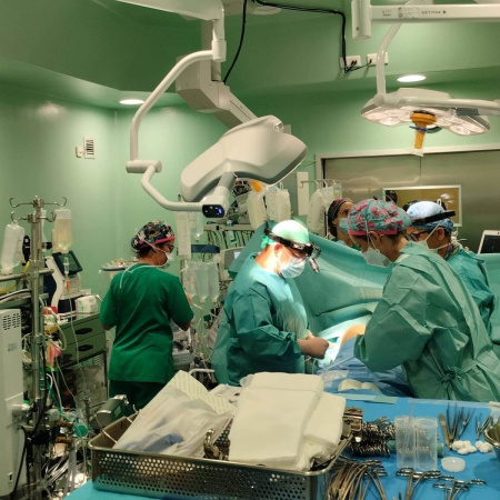 Los profesionales del Hospital Doctor Negrín realizan más de 15.700 intervenciones quirúrgicas en 2025