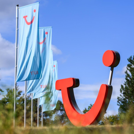 TUI dispara un 64% las pérdidas en sus primeros nueve meses, pero reafirma previsiones para el año