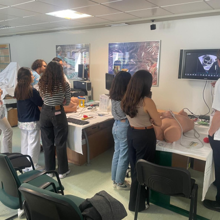 El Laboratorio de Simulación MOTIVA del Insular-Materno Infantil forma a residentes y especialistas
