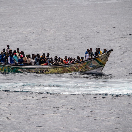 Las llegadas irregulares de migrantes a Canarias caen un 59,5% respecto a 2025 con 4.808 personas hasta agosto