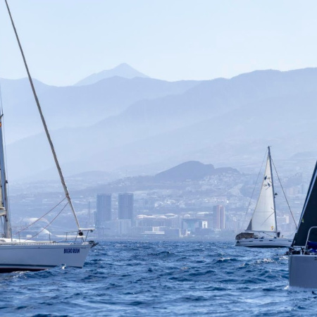 El Puerto de Santa Cruz de Tenerife acoge la salida de la “XXIV Regata Internacional Canarias–Madeira”