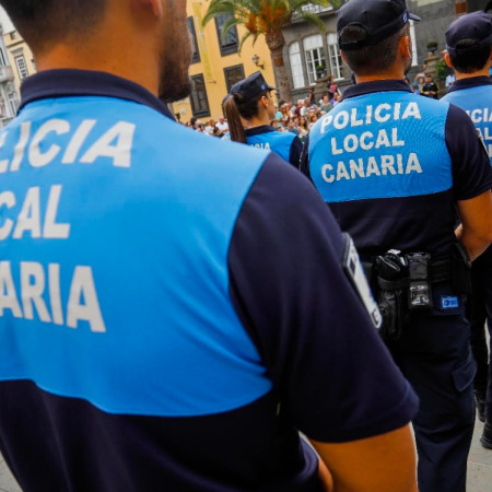 El Ayuntamiento de Las Palmas de Gran Canaria reconoce la trayectoria y el compromiso de 22 personas con las medallas al mérito policial de 2026