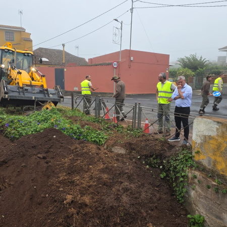 La Laguna refuerza la limpieza preventiva de barrancos para mantener los cauces preparados ante la llegada de las lluvias