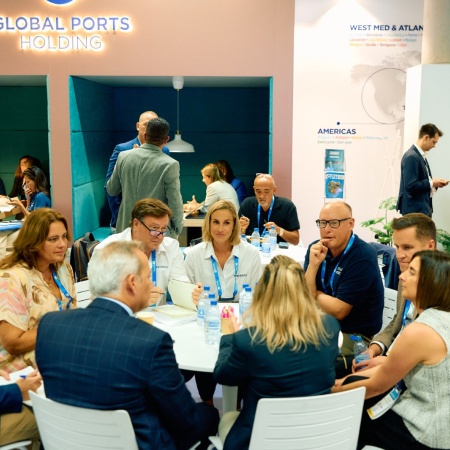 La celebración de Seatrade Cruise Med revoluciona el sector comercial y de servicios en la capital grancanaria