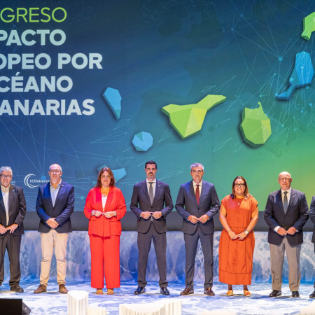 Manuel Domínguez resalta que Canarias tiene una enorme oportunidad de diversificar su economía a través del mar