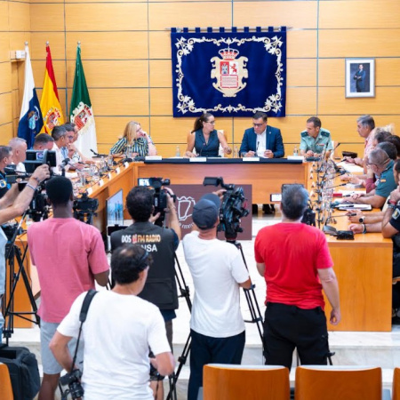 Las administraciones se unen para reforzar la vigilancia y acotar la presión sobre el territorio de Fuerteventura