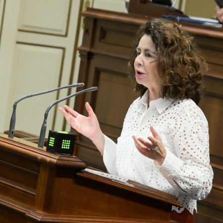 Matilde Asián asegura que el Gobierno "paga tarde, poco y mal" y avisa de que la falta de PGE resta 2.041 millones a Canarias