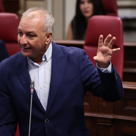 Luis Campos denuncia "la parálisis de Clavijo" ante la escalada de precios de la vivienda en el archipiélago